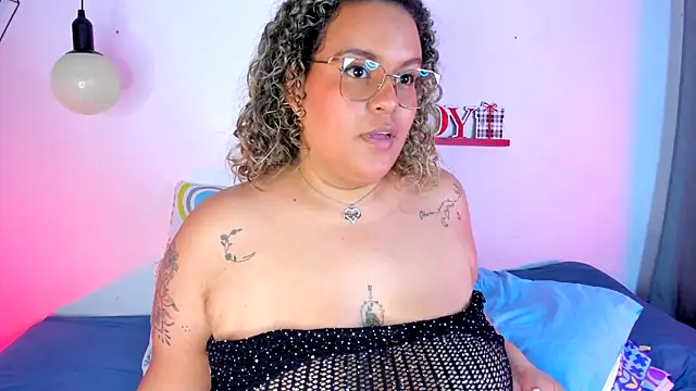 monicabbw  online show from 02.21.25