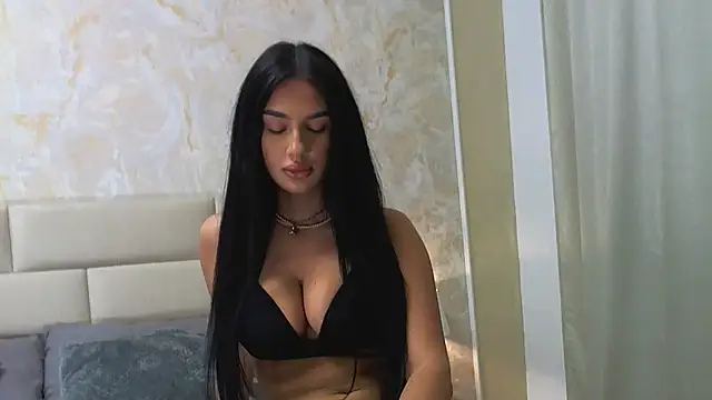 Snapshot of LuanaDess chatting on 03.21.25 LuanaDess online show from 03.21.25