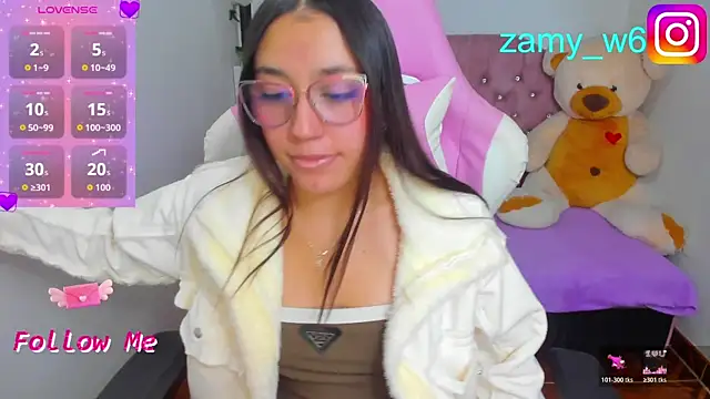 Snapshot of karla_cute01 chatting on 06.24.26 karla cute01 online show from 06.24.26