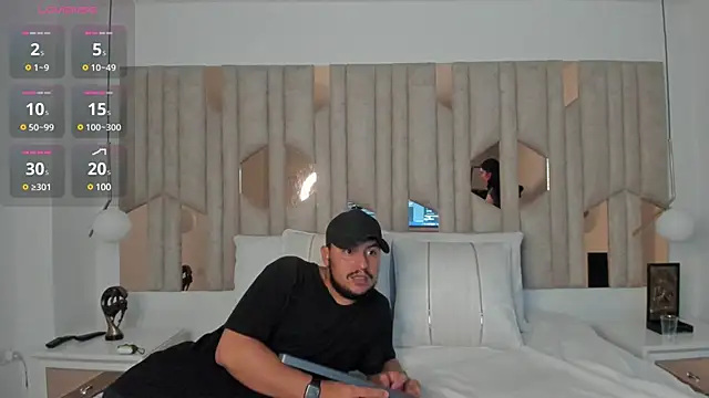 Snapshot of 1m_valery chatting on 02.24.25 1m valery online show from 02.24.25