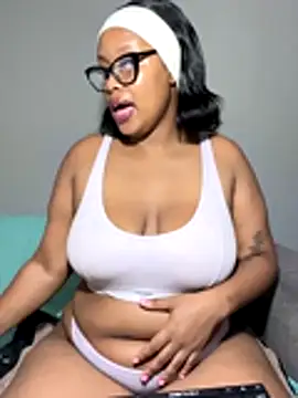 MimiCurves online show from 11.16.25