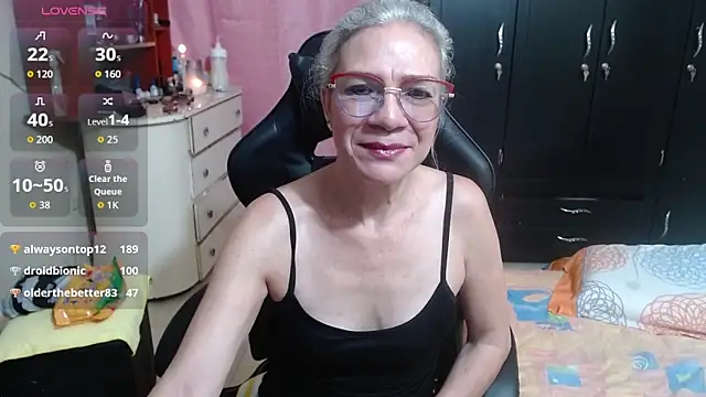 Snapshot of Giorgia_xue53 chatting on 10.02.25 Giorgia xue53 online show from 10.02.25