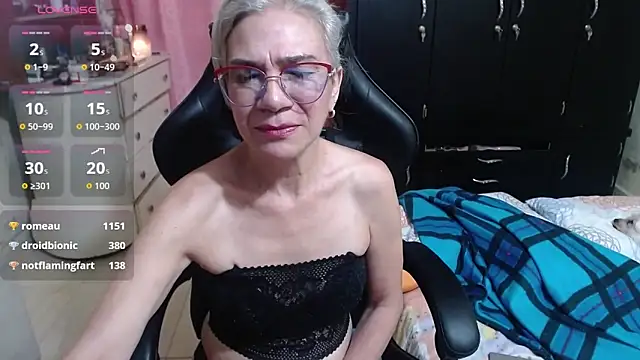 Snapshot of Giorgia_xue53 chatting on 11.01.25 Giorgia xue53 online show from 11.01.25