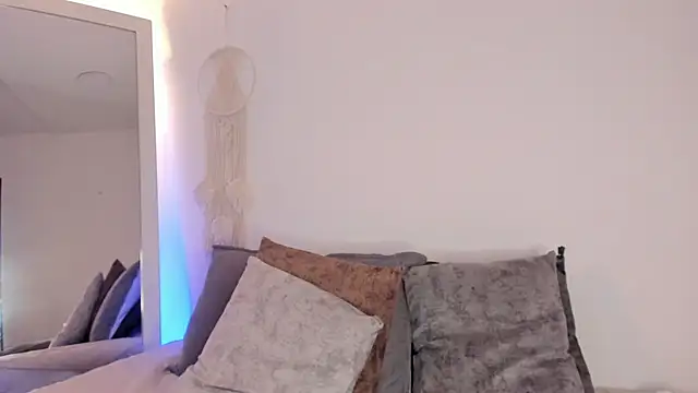 Snapshot of EmmaCollemann chatting on 11.14.25 EmmaCollemann online show from 11.14.25