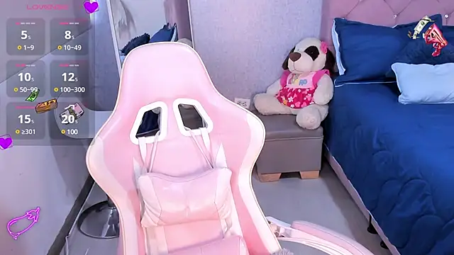 Kenia tompson01 online show from 02.17.25