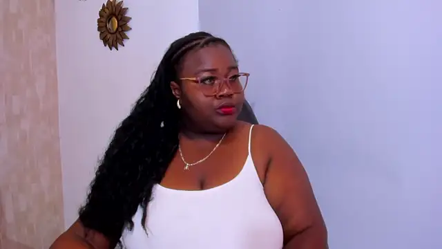 Snapshot of BritannyJhonsons chatting on 10.14.25 BritannyJhonsons online show from 10.14.25