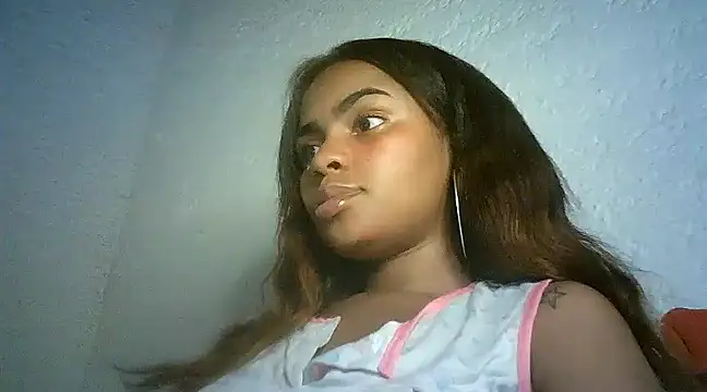 Snapshot of Bellabeltrann chatting on 12.19.24 Bellabeltrann online show from 12.19.24