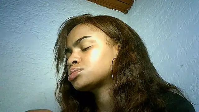 Snapshot of Bellabeltrann chatting on 01.05.25 Bellabeltrann online show from 01.05.25