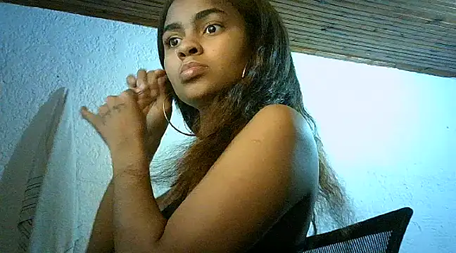 Snapshot of Bellabeltrann chatting on 01.31.25 Bellabeltrann online show from 01.31.25