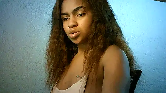 Snapshot of Bellabeltrann chatting on 02.05.25 Bellabeltrann online show from 02.05.25