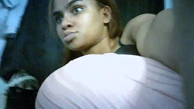 Snapshot of Bellabeltrann chatting on 09.20.25 Bellabeltrann online show from 09.20.25