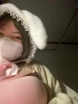 HoneyBuns 05 online show from 02.20.25