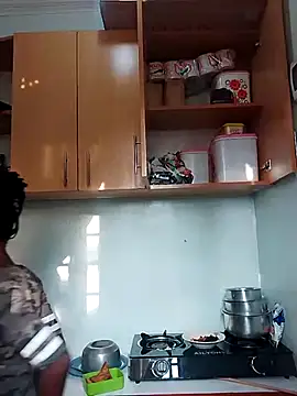 Snapshot of LOVELY-2BERRY chatting on 03.18.26 LOVELY-2BERRY online show from 03.18.26