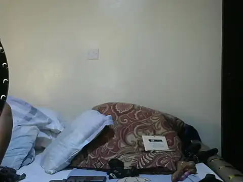 Snapshot of Pretty_savage3 chatting on 10.30.25 Pretty savage3 online show from 10.30.25