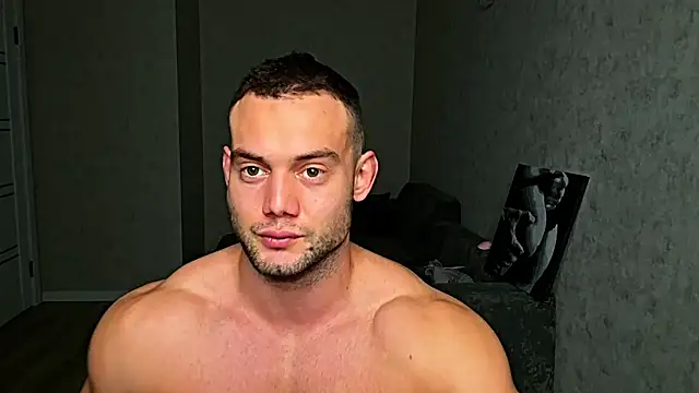 Snapshot of Hasan_Muscle_ chatting on 02.08.25 Hasan Muscle online show from 02.08.25