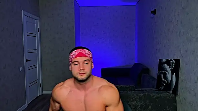 Snapshot of Hasan_Muscle_ chatting on 02.14.25 Hasan Muscle online show from 02.14.25