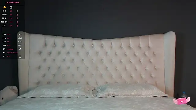 nichole bree  online show from 01.20.25