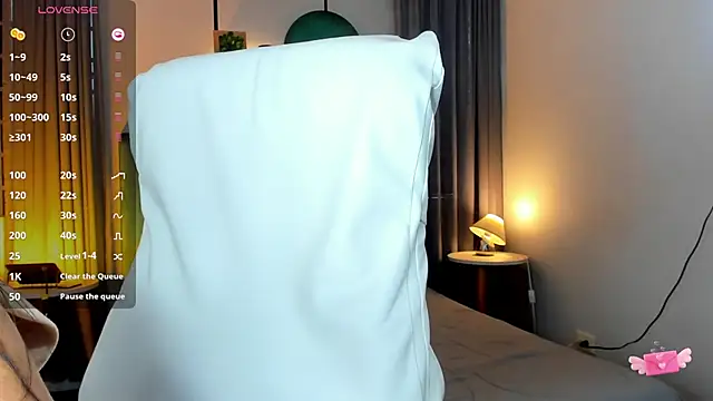 nichole bree  online show from 02.17.25