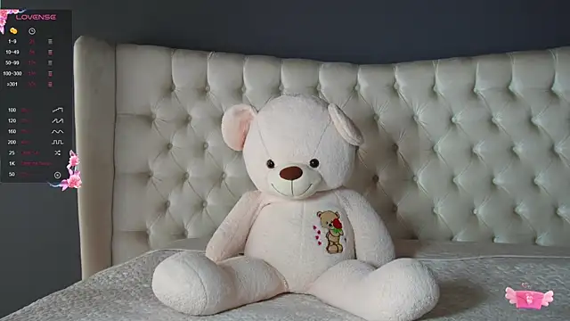 nichole bree  online show from 02.27.25