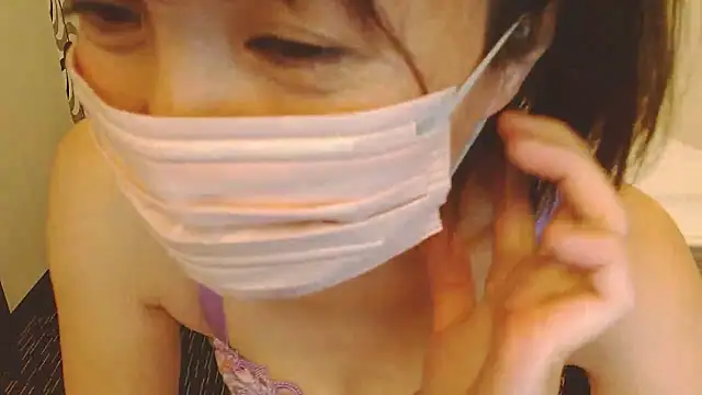 CherryMomo online show from 10.12.25