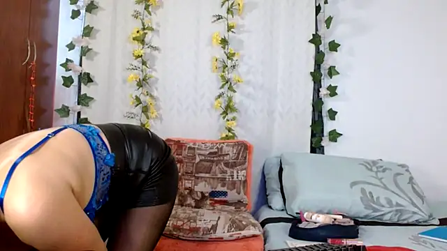 Snapshot of cattaleya1476 chatting on 02.03.25 cattaleya1476 online show from 02.03.25