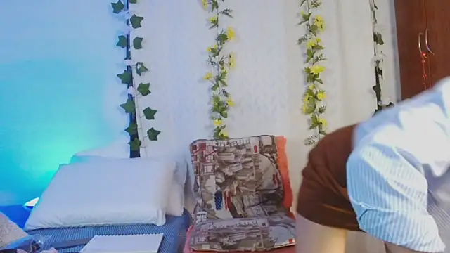 Snapshot of cattaleya1476 chatting on 02.11.25 cattaleya1476 online show from 02.11.25