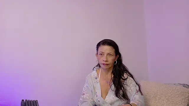 Snapshot of cattaleya1476 chatting on 10.21.25 cattaleya1476 online show from 10.21.25