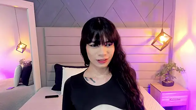 Snapshot of LadyLuminary chatting on 10.17.25 LadyLuminary online show from 10.17.25