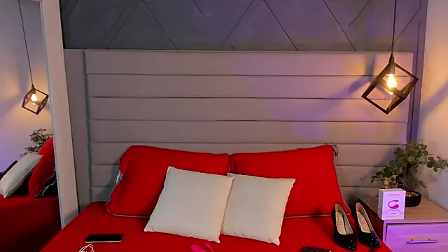 Snapshot of LadyLuminary chatting on 11.12.25 LadyLuminary online show from 11.12.25