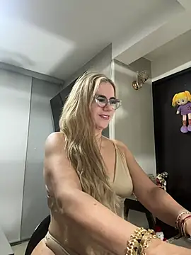 LARIANA RIVERA23 online show from 12.24.24