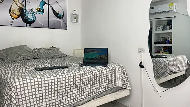 wendy alejo1712 online show from 11.08.25