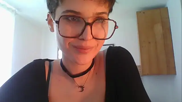 sarah perfect online show from 02.08.26