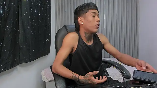 Snapshot of Alan_Cute18 chatting on 02.12.26 Alan Cute18 online show from 02.12.26