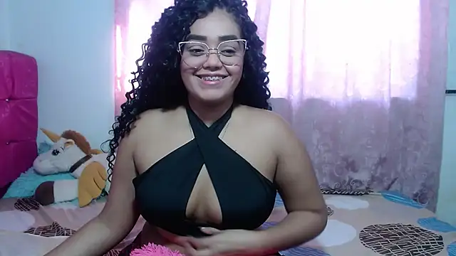 kiara milf  online show from 10.14.25