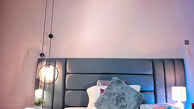 Snapshot of AlissaNix chatting on 10.07.25 AlissaNix online show from 10.07.25