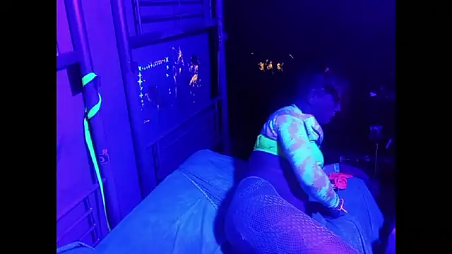 Snapshot of CommWhore chatting on 12.12.24 CommWhore online show from 12.12.24