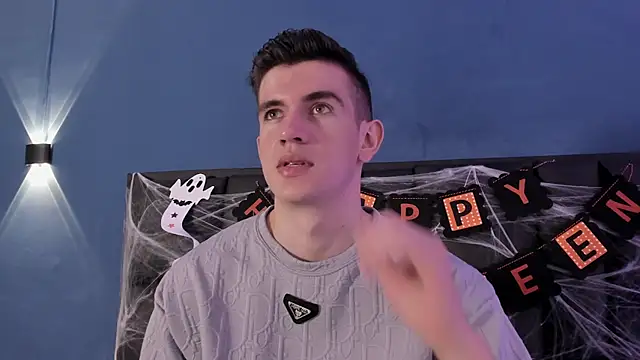 MikaelSlow online show from 10.24.25