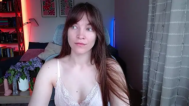 Snapshot of kenzie_x chatting on 05.08.26 kenzie x online show from 05.08.26