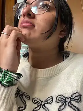 SophiaHilt0n online show from 09.25.25