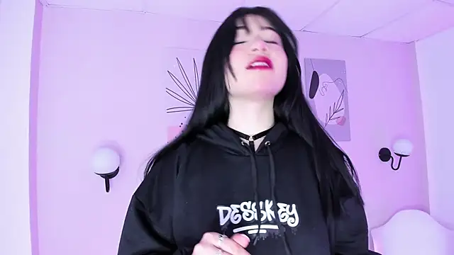 GENNESIS LOVE online show from 01.09.25