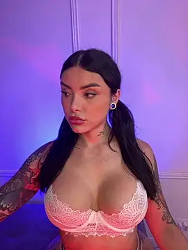 Snapshot of Ela_Doll_ chatting on 01.16.25 Ela Doll online show from 01.16.25