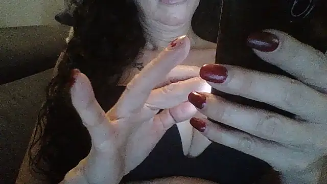 Snapshot of MarikaMilff chatting on 01.05.25 MarikaMilff online show from 01.05.25