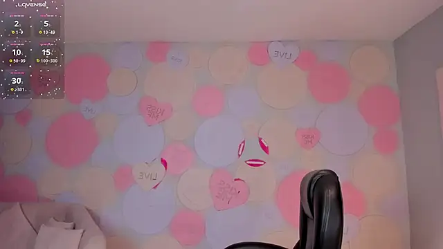 Snapshot of CarolineGraceX chatting on 12.07.24 CarolineGraceX online show from 12.07.24