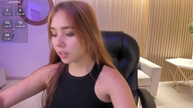 Snapshot of CarolineGraceX chatting on 12.17.24 CarolineGraceX online show from 12.17.24