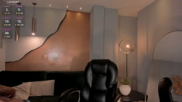 Snapshot of CarolineGraceX chatting on 01.15.25 CarolineGraceX online show from 01.15.25