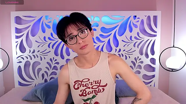 Snapshot of cherryy_boy chatting on 05.09.26 cherryy boy online show from 05.09.26