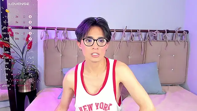 Snapshot of cherryy_boy chatting on 05.25.26 cherryy boy online show from 05.25.26