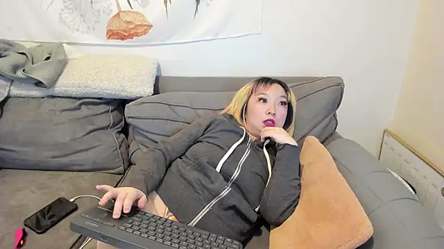 luxgray online show from 02.16.25