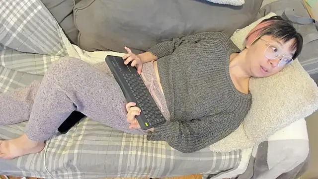 luxgray online show from 10.18.25