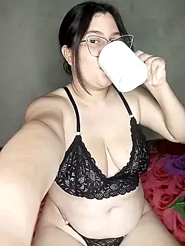 Snapshot of ariana_d20 chatting on 02.01.25 ariana d20 online show from 02.01.25